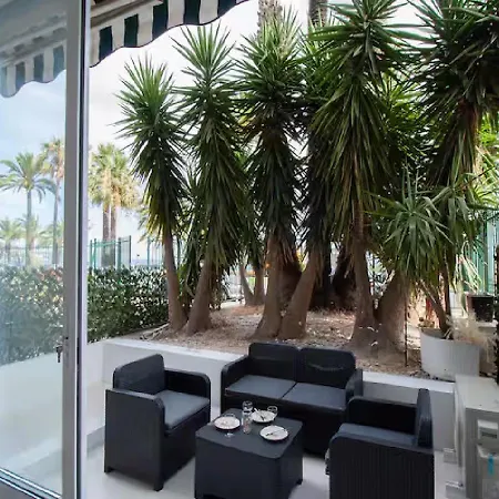Daire Terrasse En Bord De Promenade Des