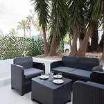 Terrasse En Bord De Promenade Des Daire